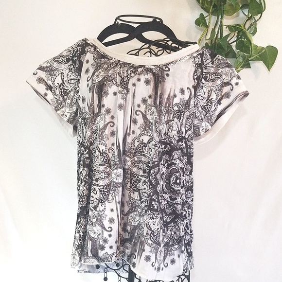 **SOLD** One World Flowing Printed Layered Top - Picture 2 of 6
